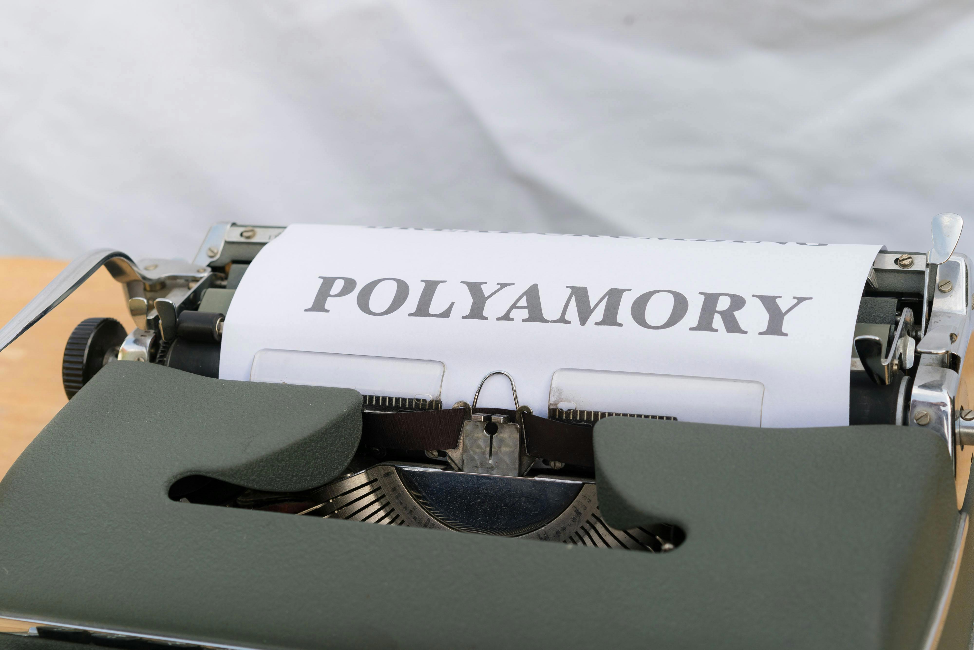 Hvordan fungerer dating for polyamorøse?