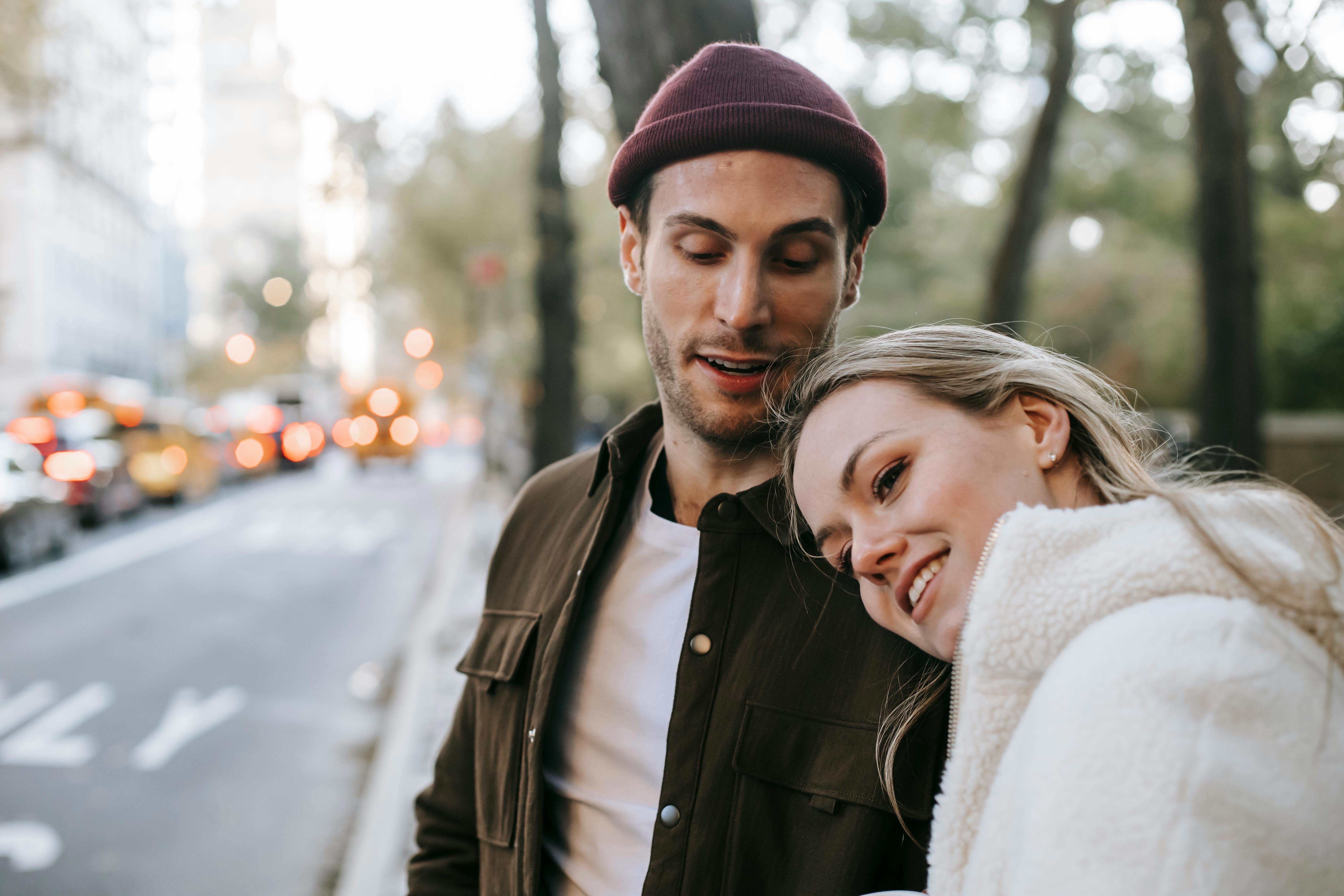 Skal du tage en ven med på en blind date?